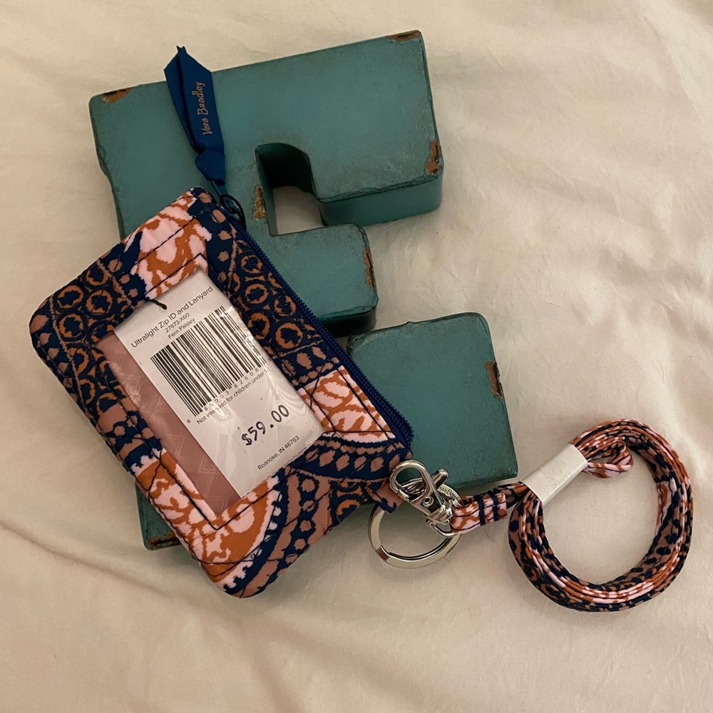 Vera Bradley Ultralight Zip ID and Lanyard NWT!!